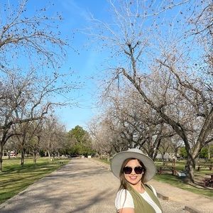 Meet your Posher, Fatima